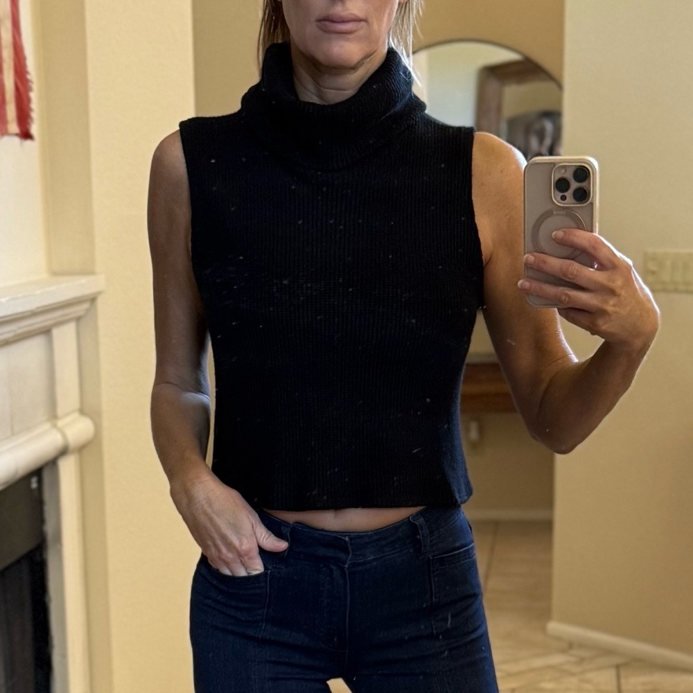Elegant Black Sleeveless Turtleneck Sweater